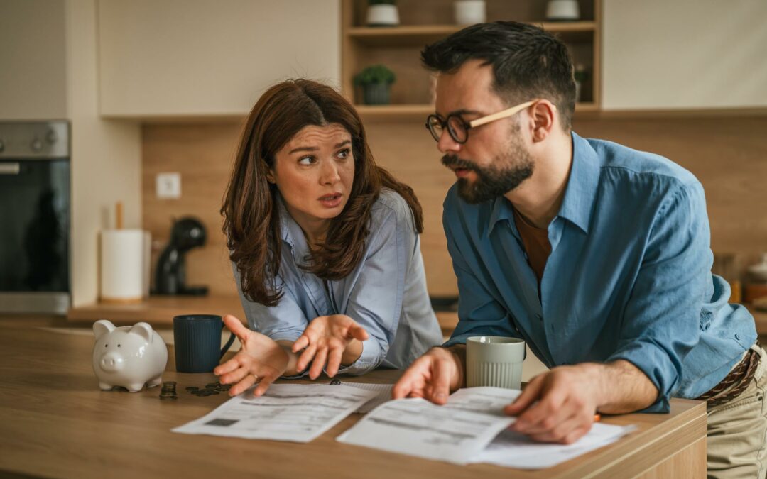 Argent dans le couple : pourquoi en parler tôt peut éviter des fins de mois difficiles
